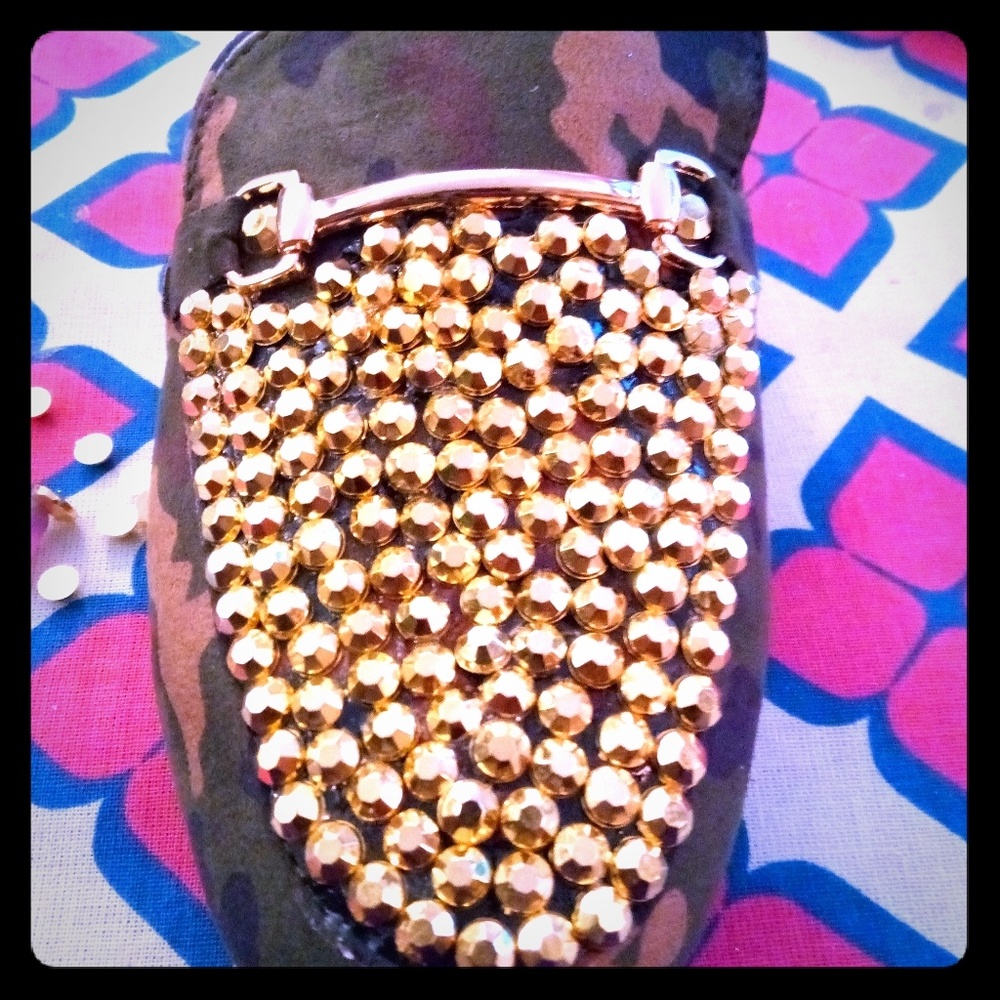 Shoes - Picture 2 of 7